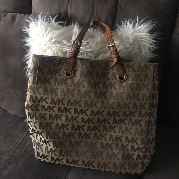 Sold - Picture 5 of 8